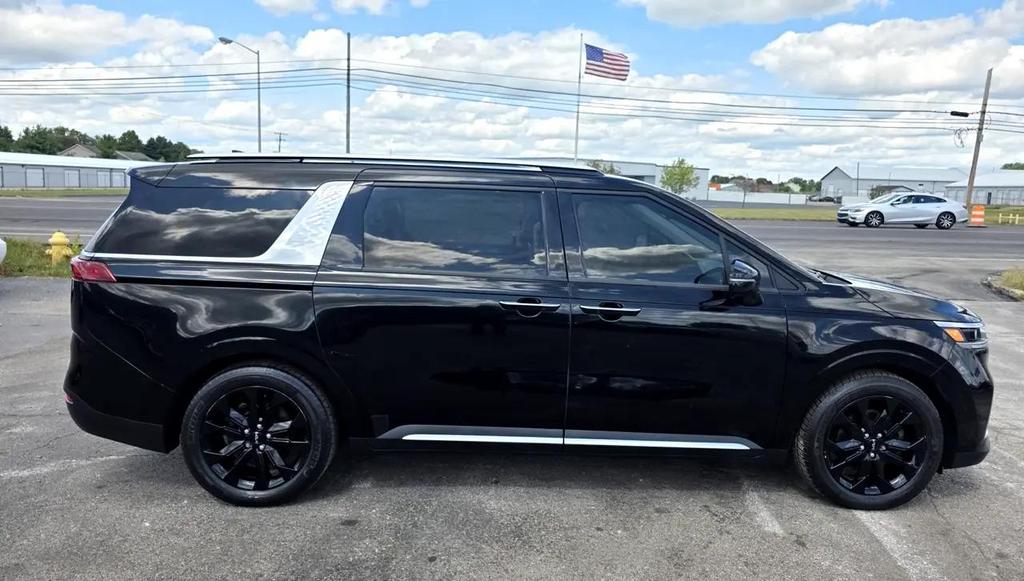 used 2022 Kia Carnival car, priced at $24,700