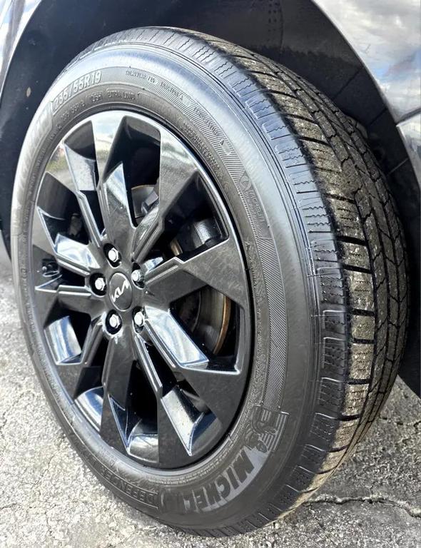 used 2022 Kia Carnival car, priced at $24,700