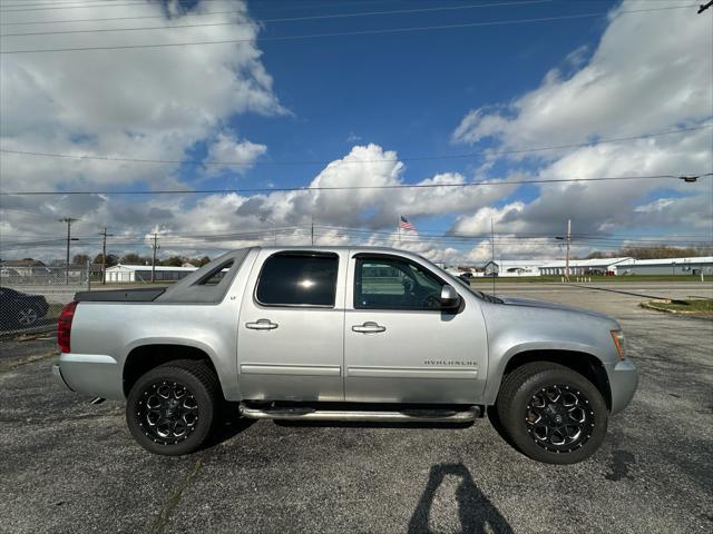 used 2010 Chevrolet Avalanche car, priced at $9,350