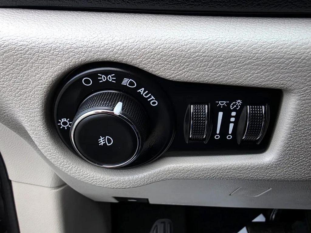 used 2020 Chrysler Pacifica car, priced at $15,300