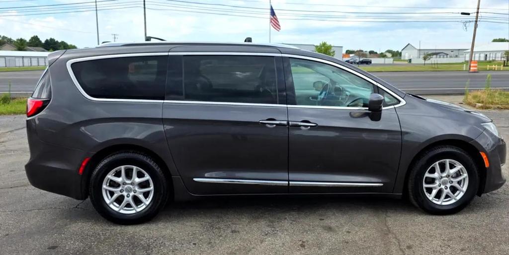 used 2020 Chrysler Pacifica car, priced at $15,300