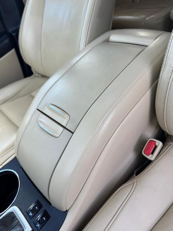 used 2015 Toyota Highlander car, priced at $13,900