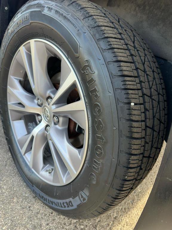 used 2015 Toyota Highlander car, priced at $13,900