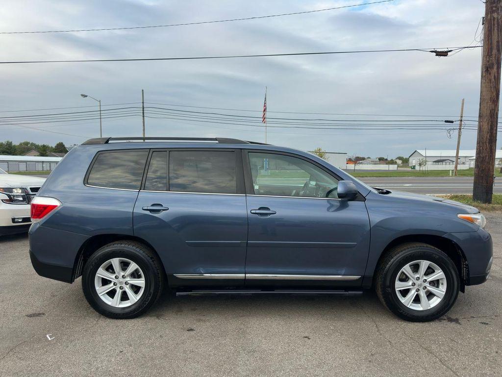 used 2013 Toyota Highlander car, priced at $10,795