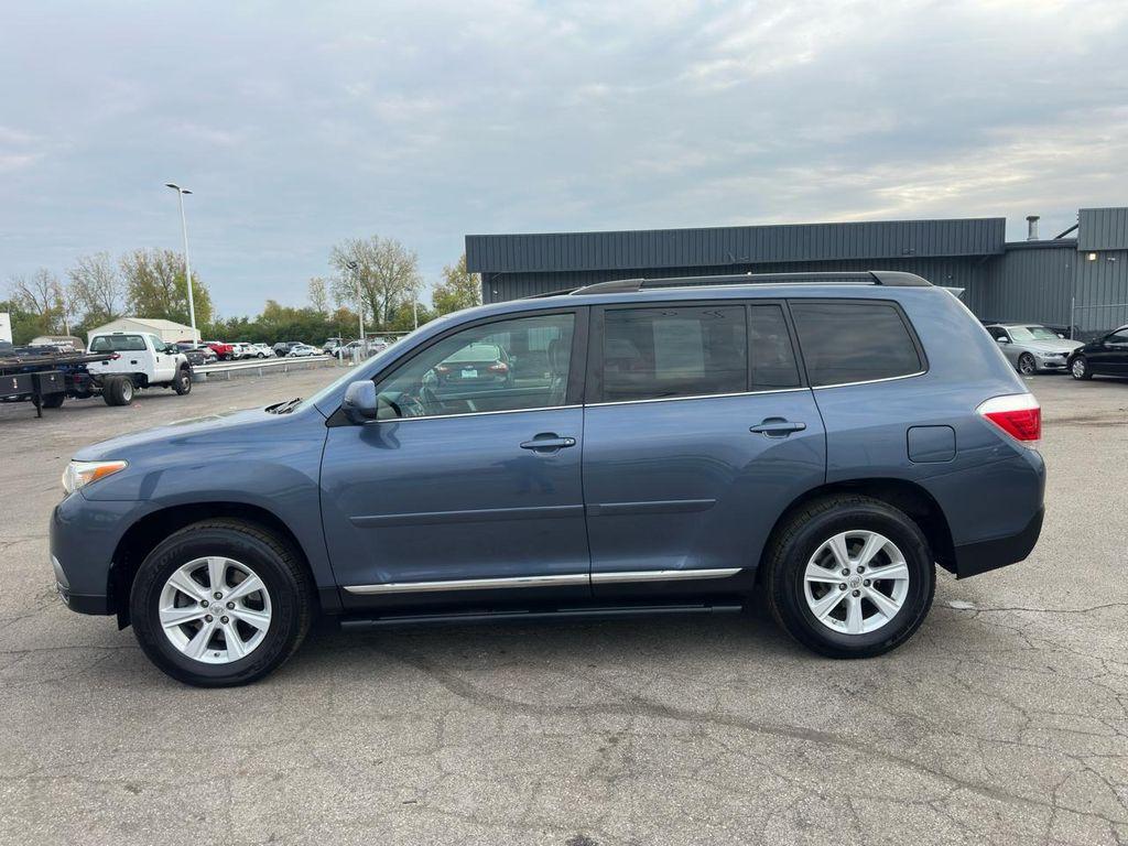 used 2013 Toyota Highlander car, priced at $10,795