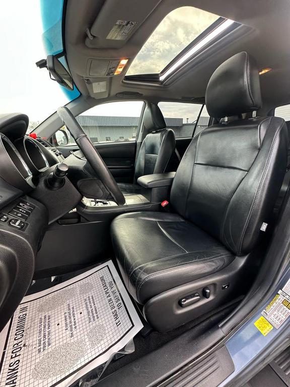 used 2013 Toyota Highlander car, priced at $10,795