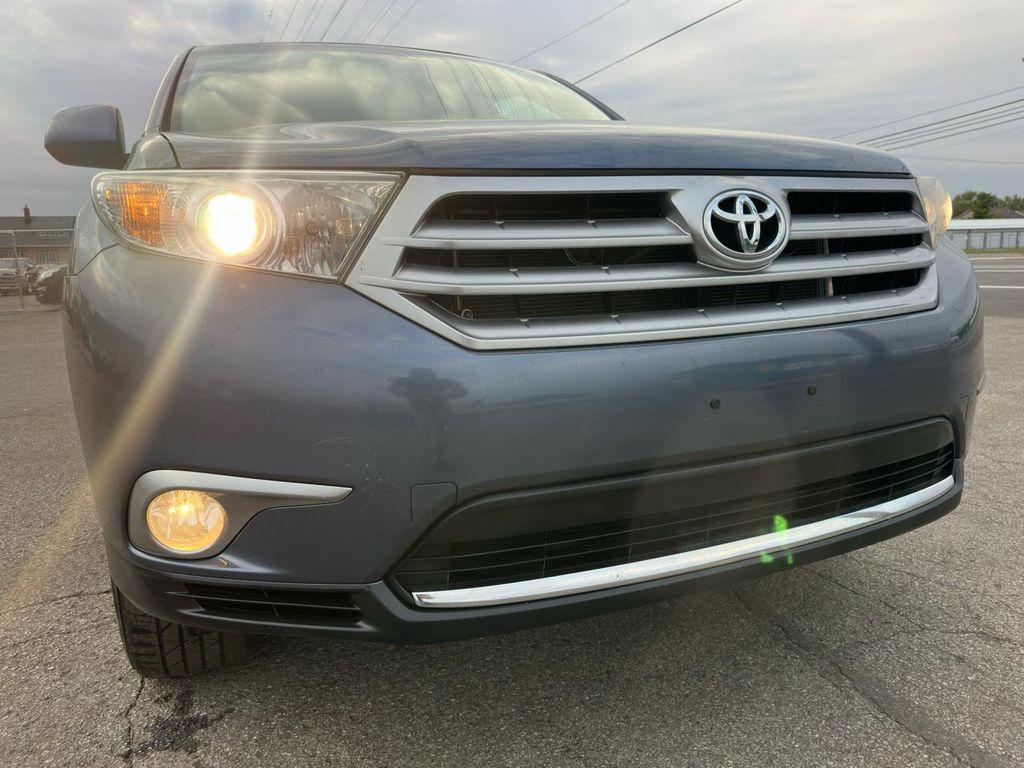 used 2013 Toyota Highlander car, priced at $10,795