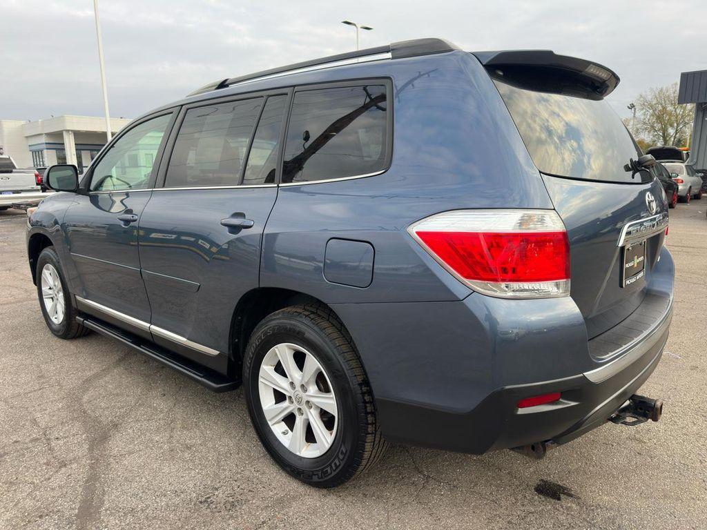 used 2013 Toyota Highlander car, priced at $10,795