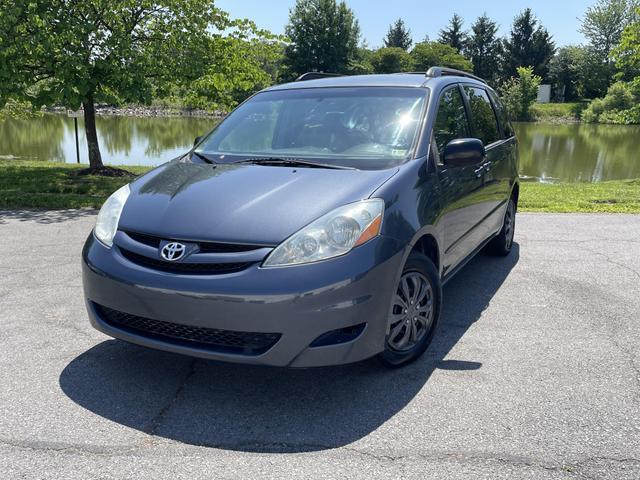 used 2006 Toyota Sienna car, priced at $5,495