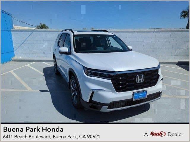 new 2025 Honda Pilot car, priced at $49,050