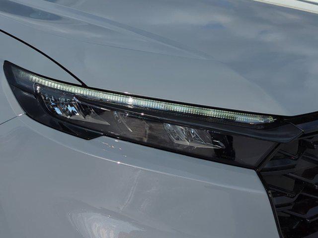 new 2026 Honda CR-V Hybrid car, priced at $40,575