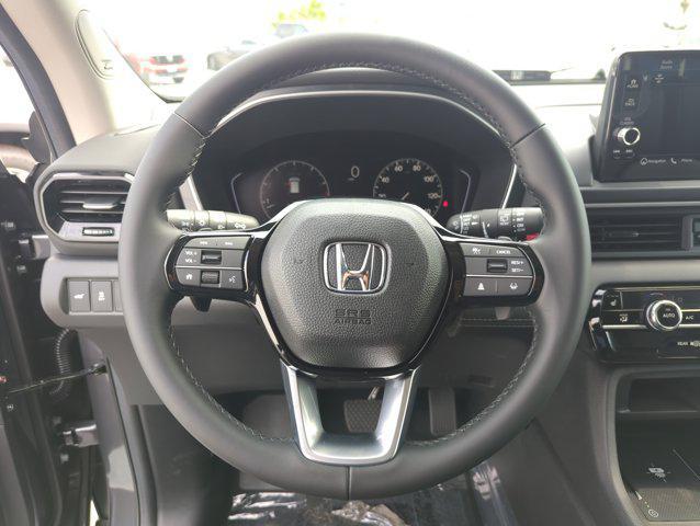 new 2025 Honda Pilot car, priced at $48,950