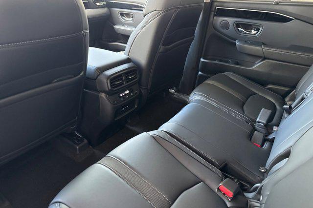 new 2025 Honda Pilot car, priced at $47,550