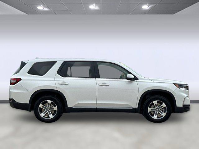 new 2025 Honda Pilot car, priced at $47,550
