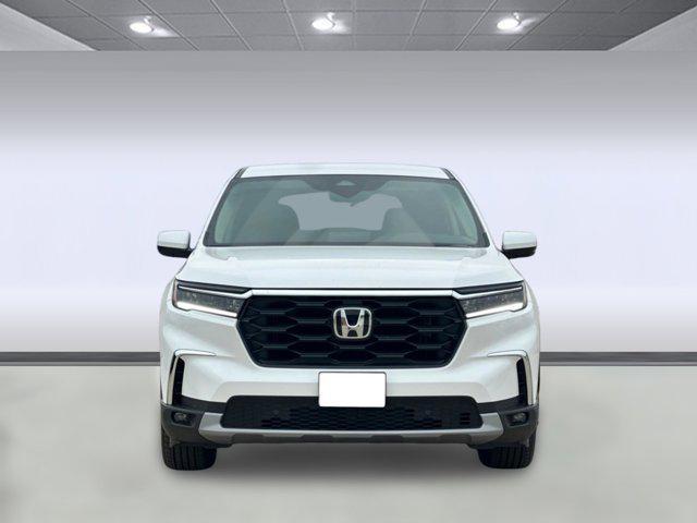 new 2025 Honda Pilot car, priced at $47,550