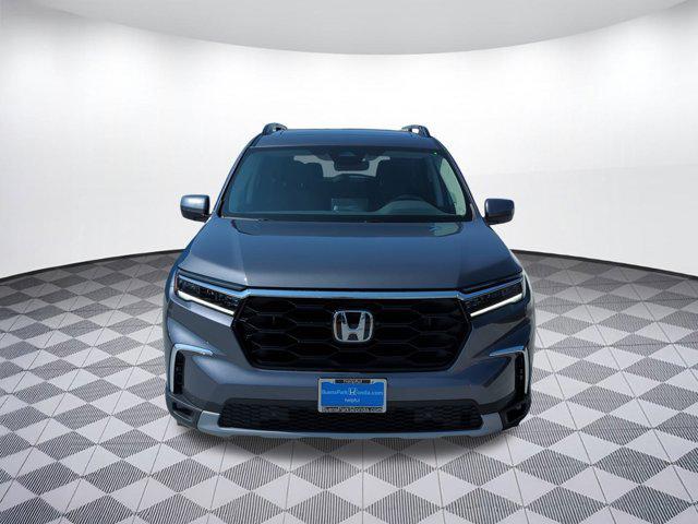 new 2025 Honda Pilot car, priced at $48,950