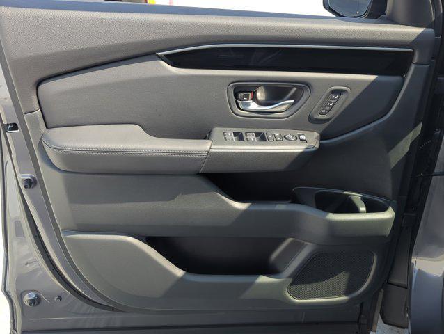 new 2025 Honda Pilot car, priced at $48,950