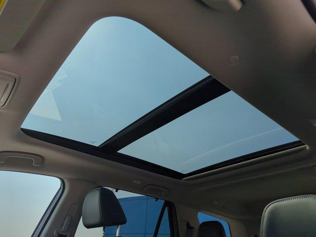 new 2025 Honda Pilot car, priced at $48,950