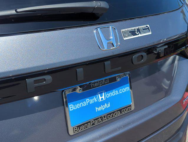 new 2025 Honda Pilot car, priced at $48,950