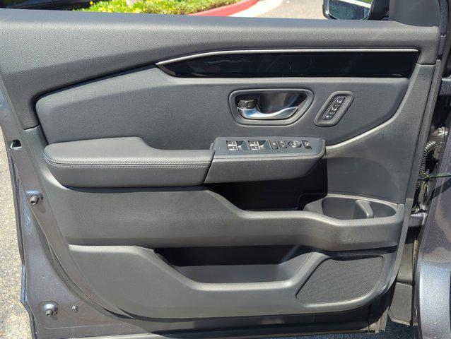 new 2025 Honda Pilot car, priced at $48,950