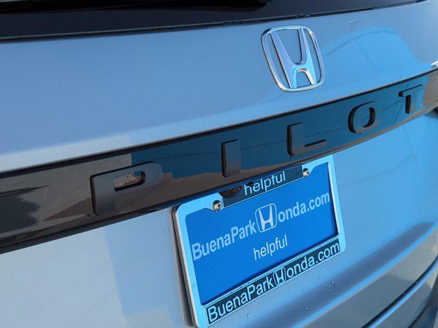 new 2025 Honda Pilot car, priced at $43,695