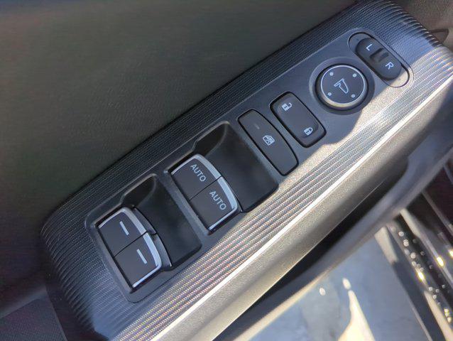 new 2025 Honda Civic Hybrid car, priced at $33,100