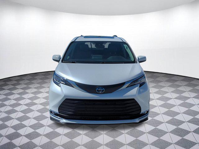 used 2023 Toyota Sienna car, priced at $39,999