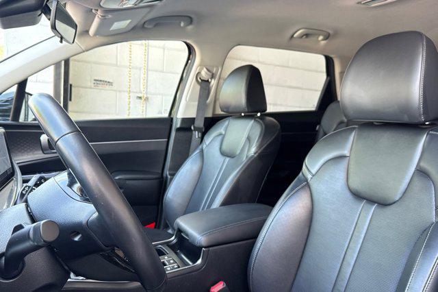used 2024 Kia Sorento car, priced at $27,999
