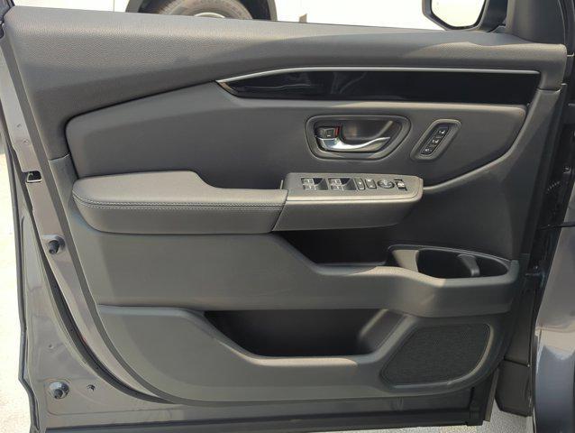 new 2025 Honda Pilot car, priced at $47,500