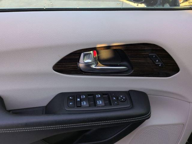 used 2023 Chrysler Pacifica car, priced at $39,495