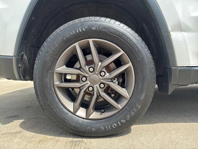 used 2016 Jeep Grand Cherokee car, priced at $16,356