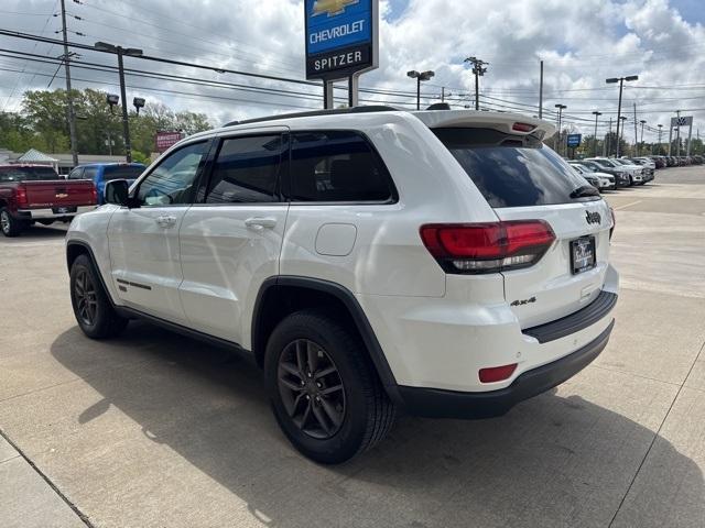 used 2016 Jeep Grand Cherokee car, priced at $16,356