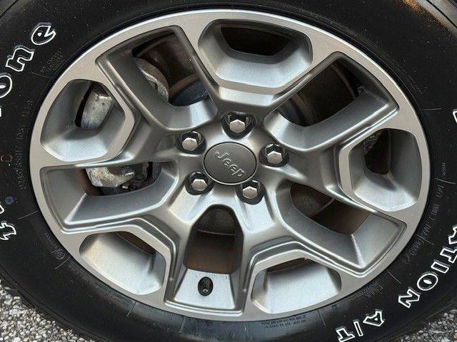 used 2023 Jeep Cherokee car, priced at $26,995