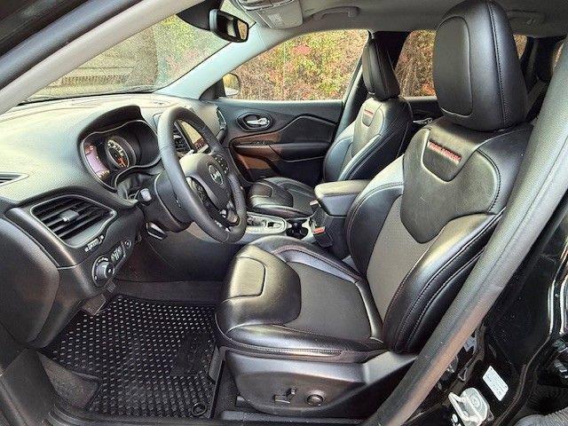 used 2023 Jeep Cherokee car, priced at $26,995