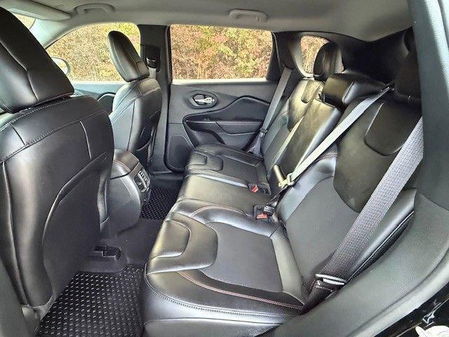 used 2023 Jeep Cherokee car, priced at $26,995