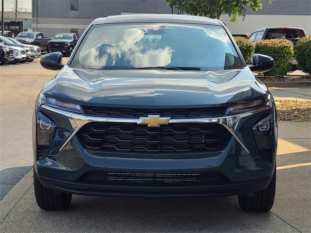 new 2025 Chevrolet Trax car, priced at $22,890