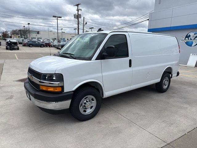 new 2025 Chevrolet Express 2500 car