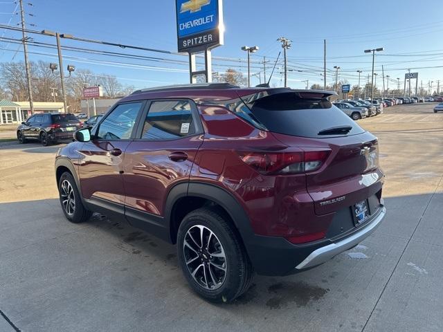 new 2025 Chevrolet TrailBlazer car, priced at $27,517