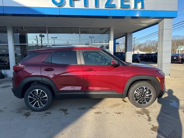 new 2025 Chevrolet TrailBlazer car, priced at $27,517