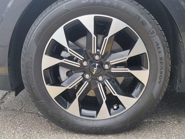 used 2023 Kia Carnival car, priced at $33,381