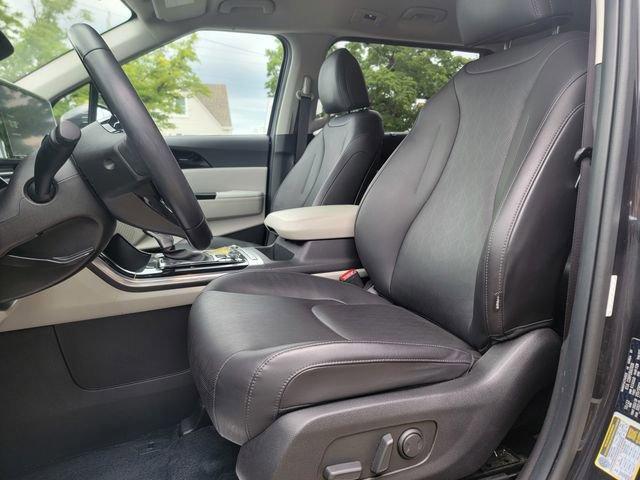 used 2023 Kia Carnival car, priced at $33,381