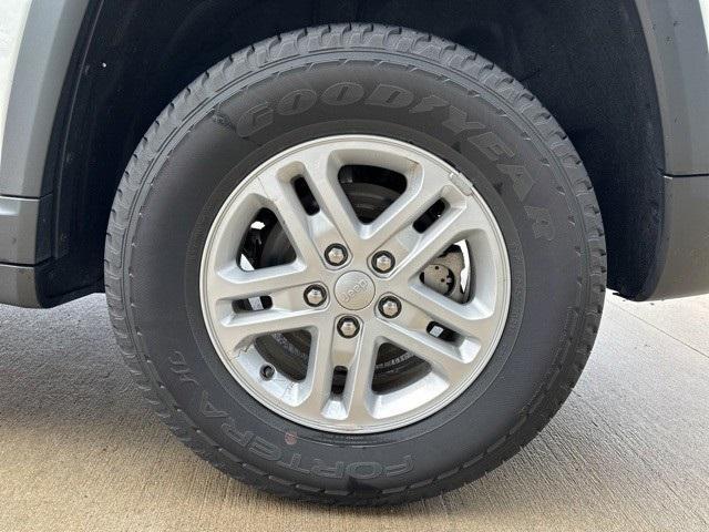 used 2022 Jeep Grand Cherokee car, priced at $29,981