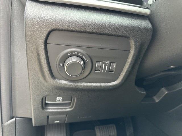 used 2022 Jeep Grand Cherokee car, priced at $29,981