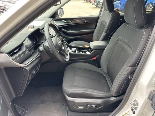used 2022 Jeep Grand Cherokee car, priced at $31,995