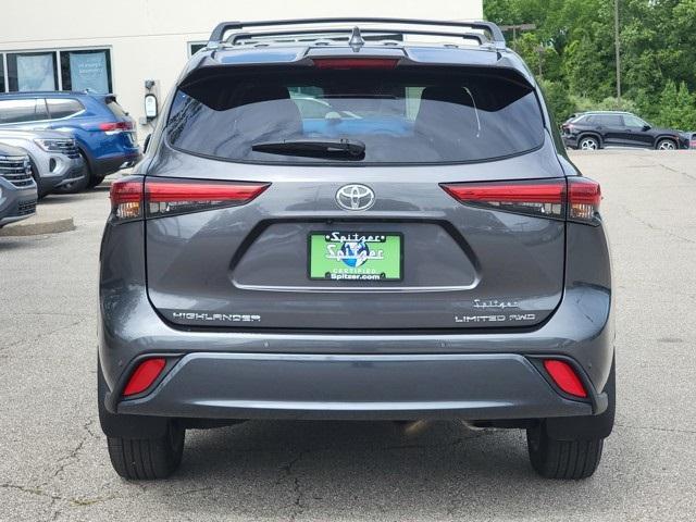 used 2023 Toyota Highlander car, priced at $39,995