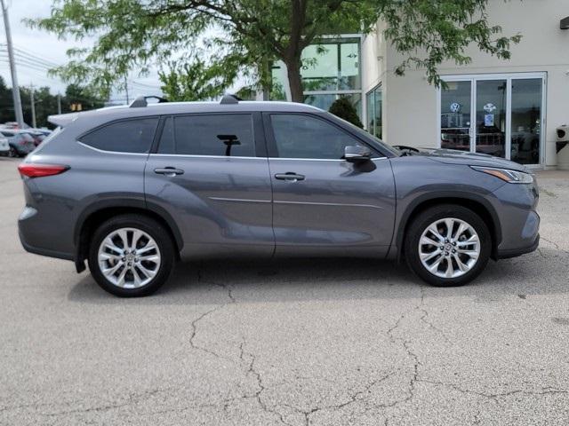 used 2023 Toyota Highlander car, priced at $39,995