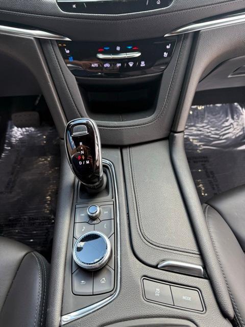 used 2022 Cadillac XT5 car, priced at $31,509