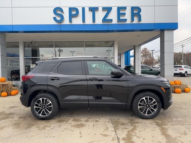 new 2025 Chevrolet TrailBlazer car, priced at $28,117