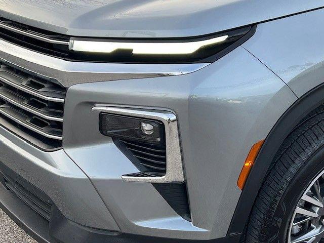 used 2025 Chevrolet Traverse car, priced at $35,995