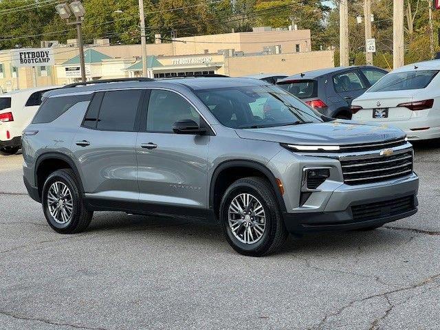 used 2025 Chevrolet Traverse car, priced at $35,995